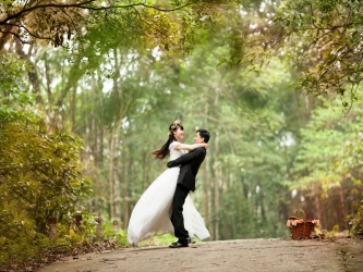 森の中の結婚式