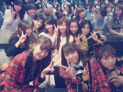 元AKB48成田梨紗、こじはるら同期メンバーとの写真掲載「変わらない顔がいっぱいあった」