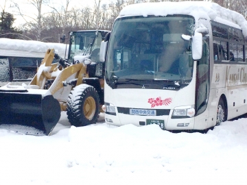 北海道の雪-貸し切りバス２