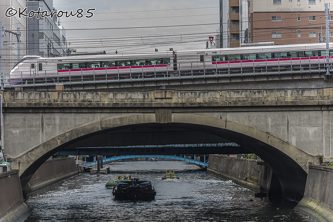 神田川を渡る東北新幹線 20151118