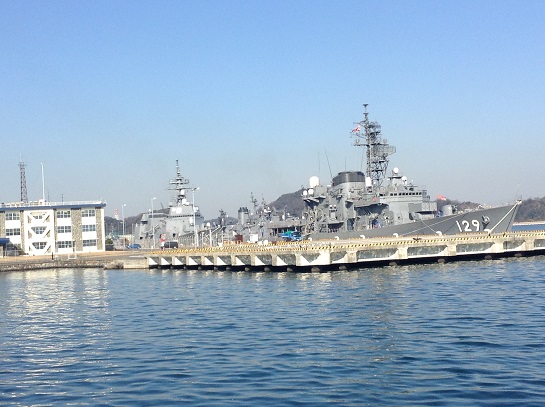 横須賀の護衛艦（「やまゆき」と「てるづき」）